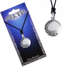 Ogrlica sa špagicom, okrugli metalni privjesak, keltski čvor u obliku polumjeseca