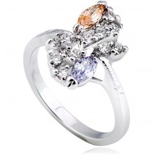 Sjajni prsten izrađen od metala - srebrni cvijet, raznobojni cirkoni u dijagonali