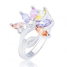 Sjajni srebrni prsten, cvijet sa laticama od cirkona u boji