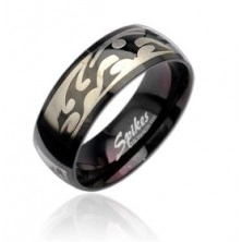 Crni čelični prsten sa plemenskim uzorkom srebrne boje