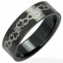 Crni prsten od nehrđajućeg čelika sa srcima