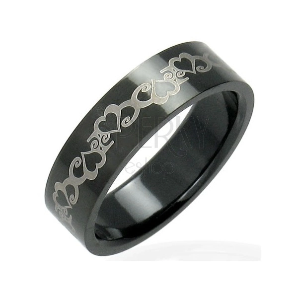Crni prsten od nehrđajućeg čelika sa srcima