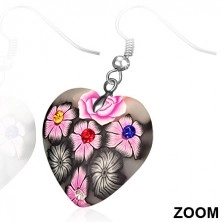 FIMO naušnice koje vise na kukicama, sivo srce sa ružičastim cvjetovima i cirkonima