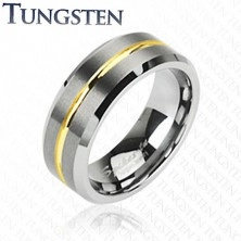 Prsten od volframa sa prugom zlatne boje, 8 mm