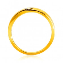 585 Dijamantni prsten od žutog zlata - blago zakošeni krakovi, prozirni briljant
