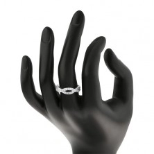 Prsten izrađen od 925 srebra - isprepleteni uzorak s prozirnim cirkonima